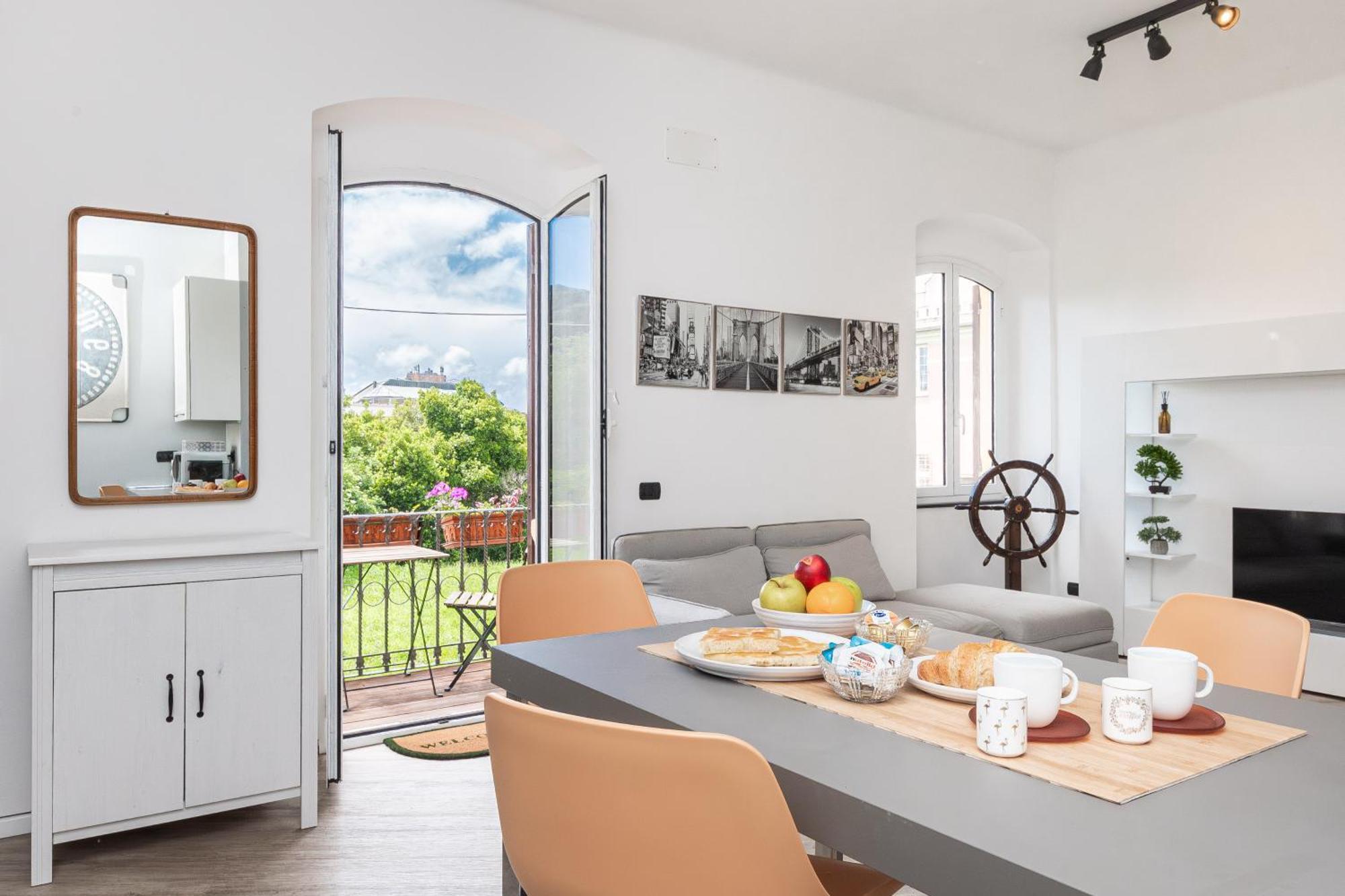 ג'נובה Spacious 3-Bedroom Apartment - 10 Min To City Center & 5 Min To Gaslini Hospital מראה חיצוני תמונה
