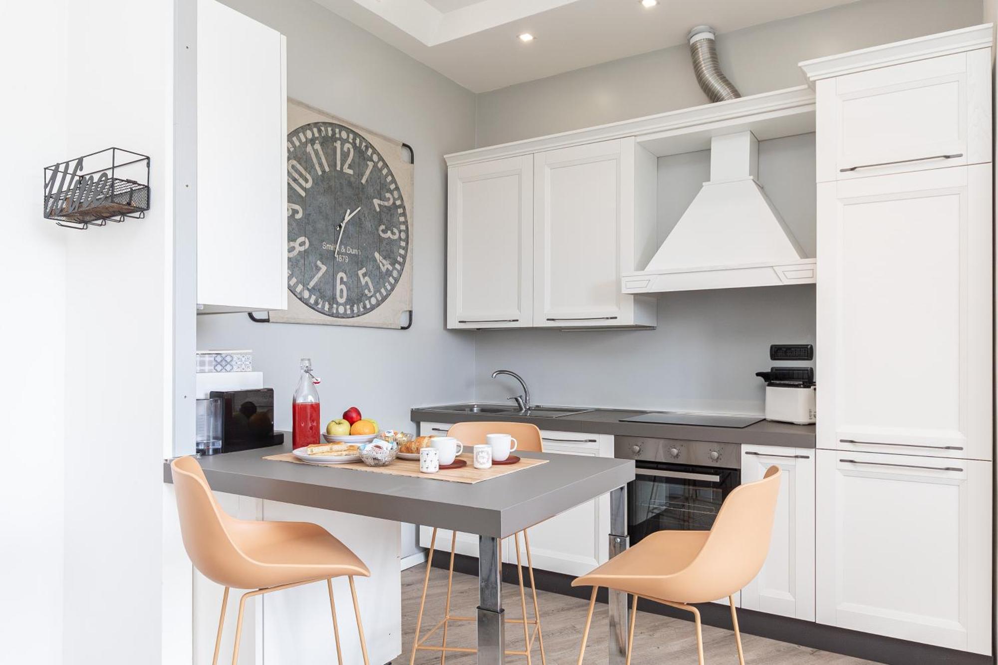 ג'נובה Spacious 3-Bedroom Apartment - 10 Min To City Center & 5 Min To Gaslini Hospital מראה חיצוני תמונה