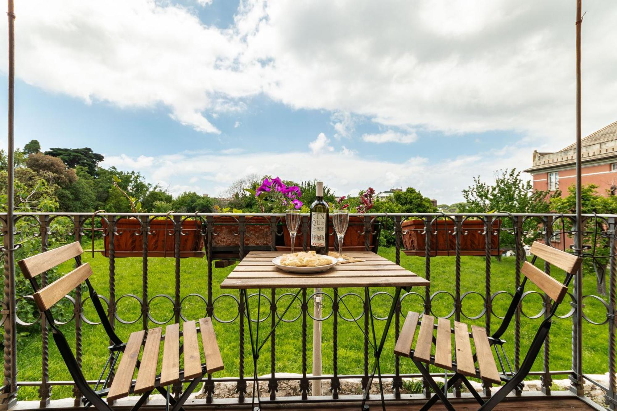 ג'נובה Spacious 3-Bedroom Apartment - 10 Min To City Center & 5 Min To Gaslini Hospital מראה חיצוני תמונה