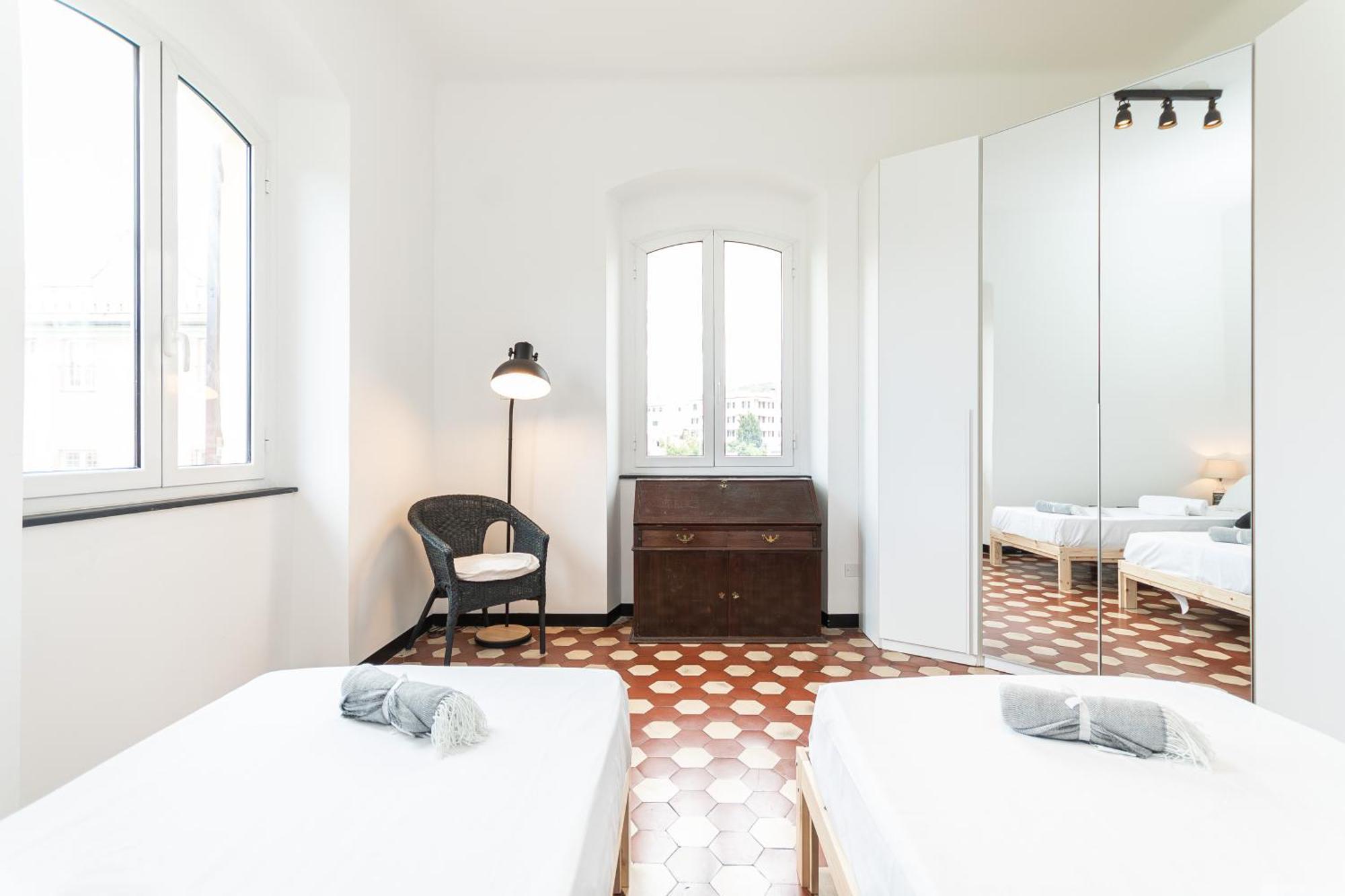 ג'נובה Spacious 3-Bedroom Apartment - 10 Min To City Center & 5 Min To Gaslini Hospital מראה חיצוני תמונה