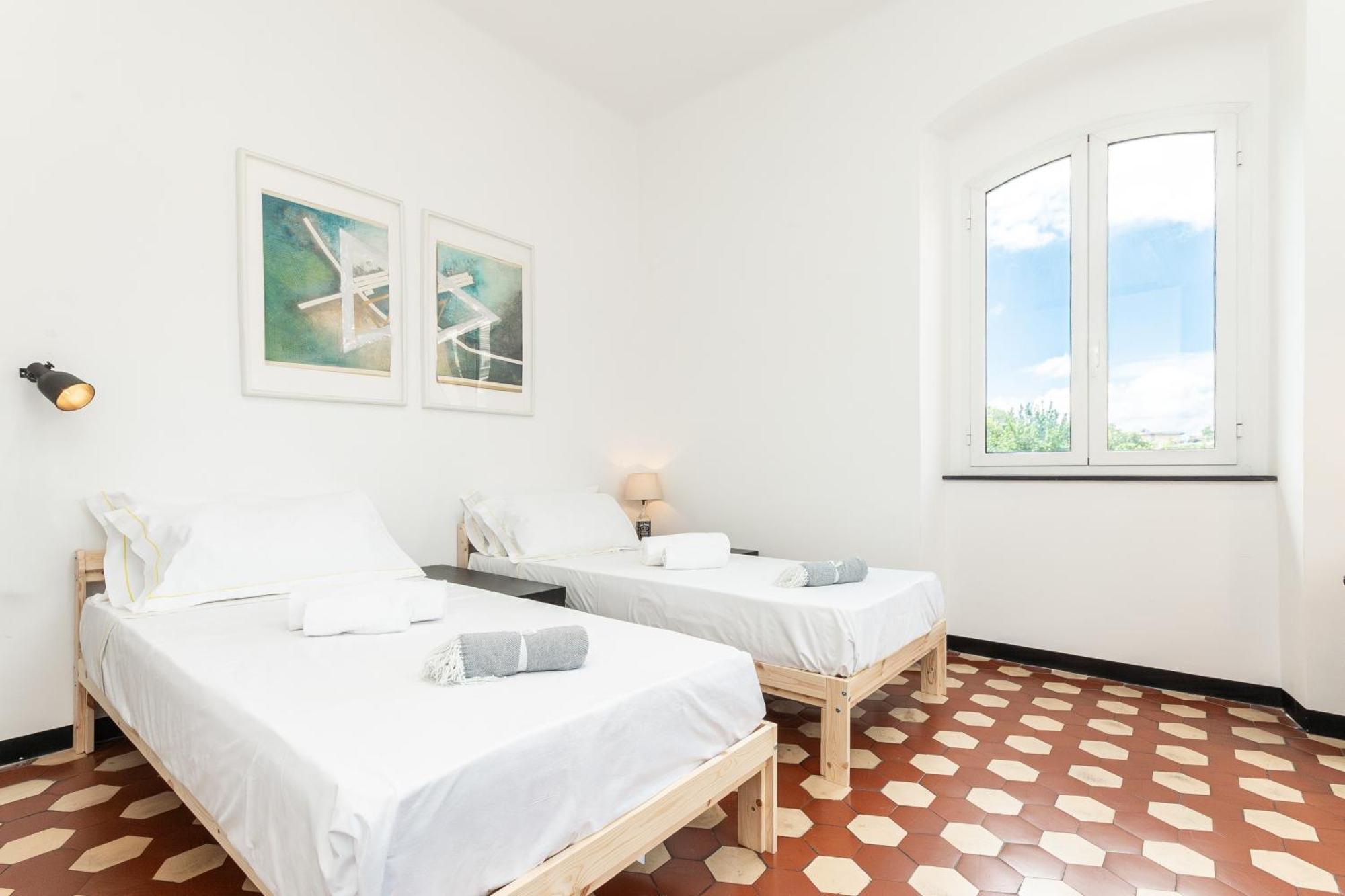 ג'נובה Spacious 3-Bedroom Apartment - 10 Min To City Center & 5 Min To Gaslini Hospital מראה חיצוני תמונה